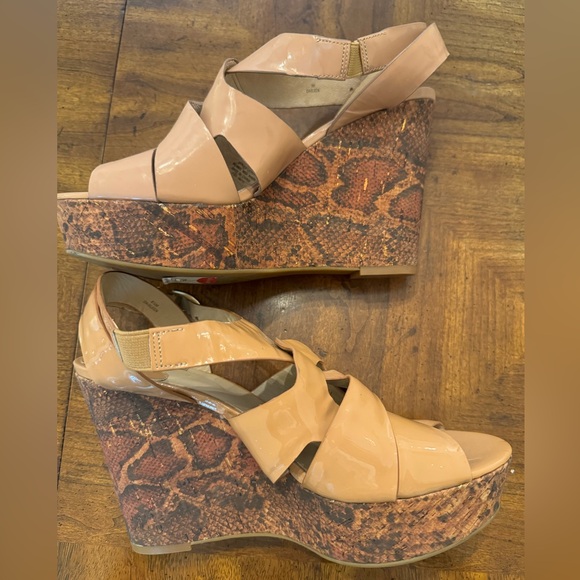 Nordstrom Joan & David Wedge Sandals Patent Leather Upper NWTS Size 8 - Picture 2 of 5